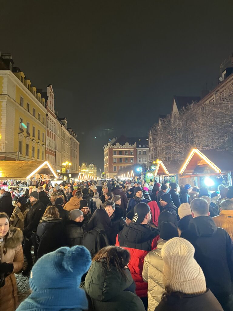 Massen beim Weihnachtsmarkt 2022