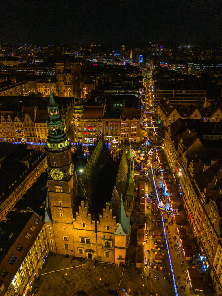 Breslau Marktplatz Rathaus zum Weihnachtsmarkt 2023