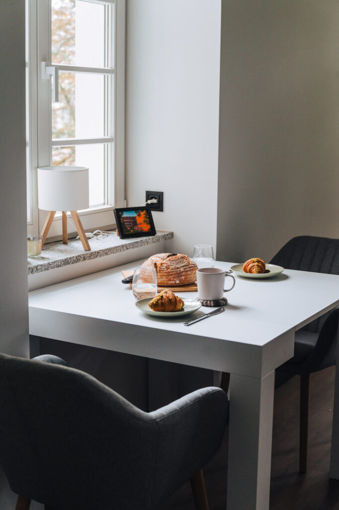 Ferienwohnung Breslau Küchentisch